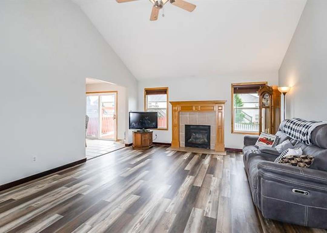 313 W 26th Lane — photo 10