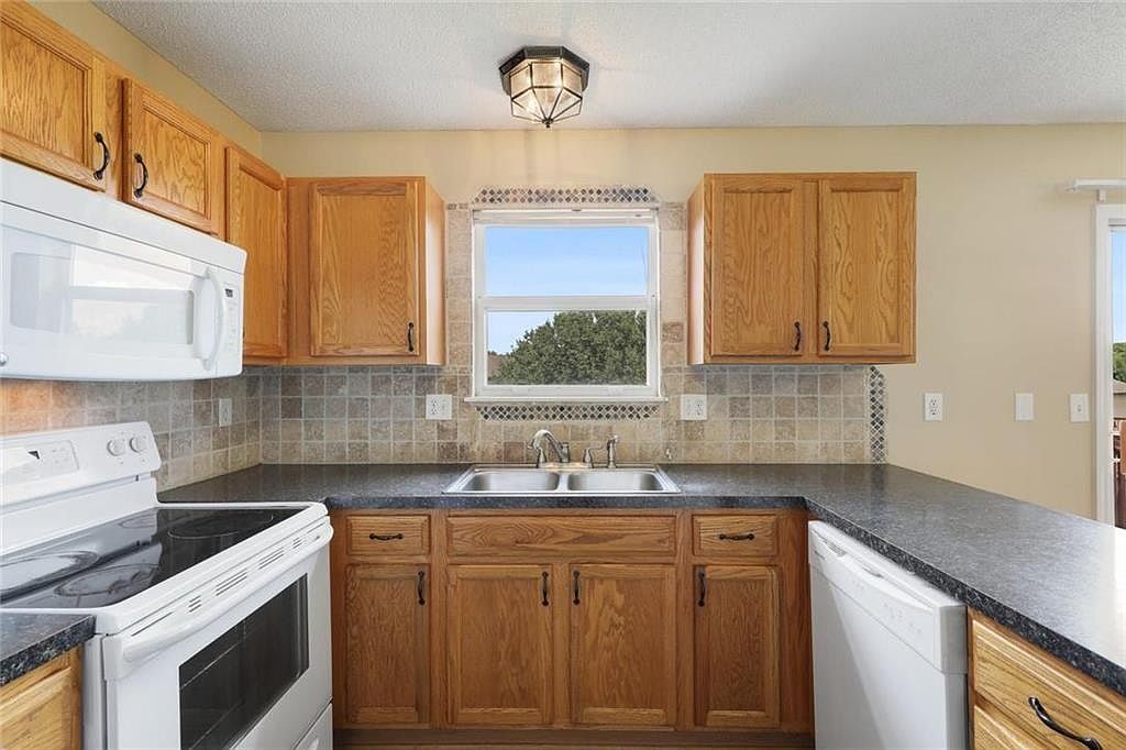 31330 W 172nd Terrace — photo 9