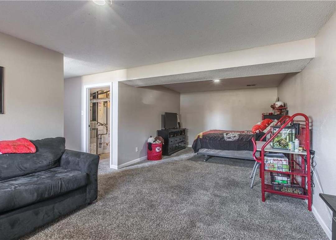 315 S 74TH Street — photo 15