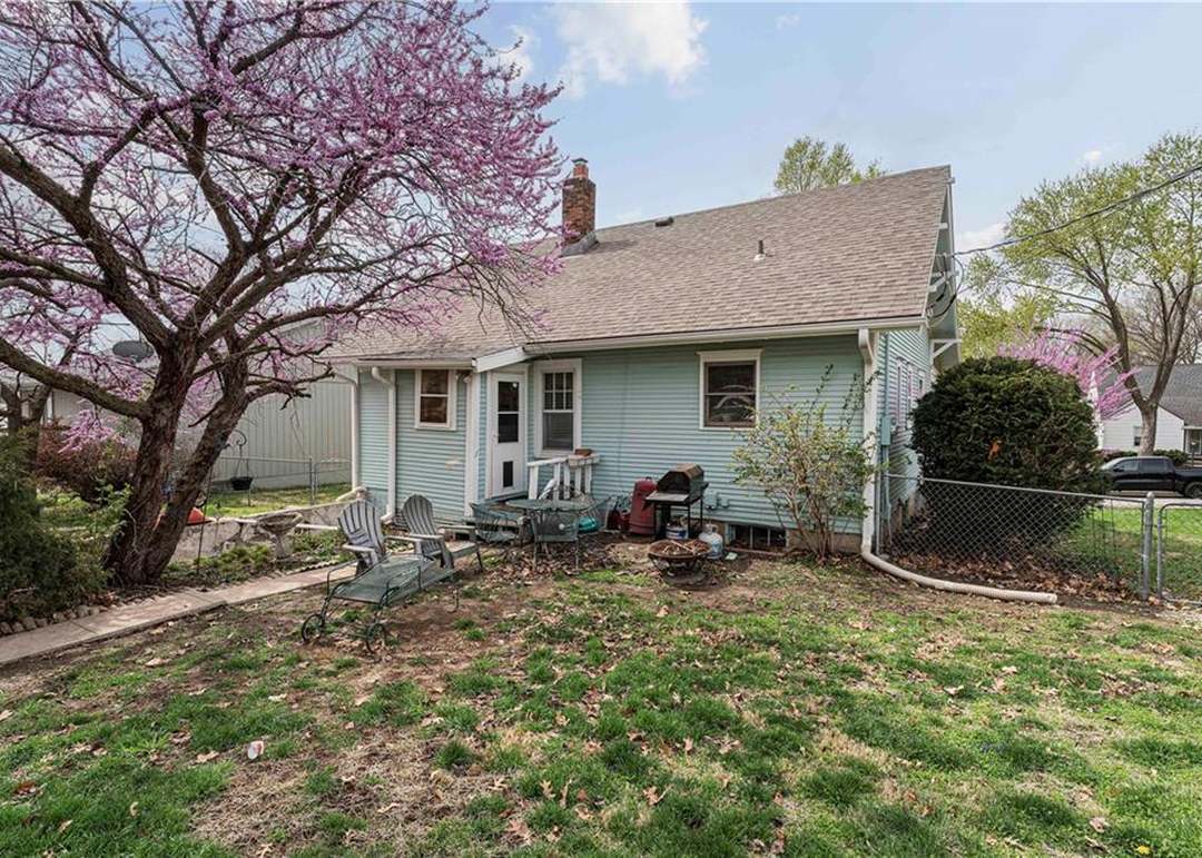 33 S Fairview Avenue — photo 3