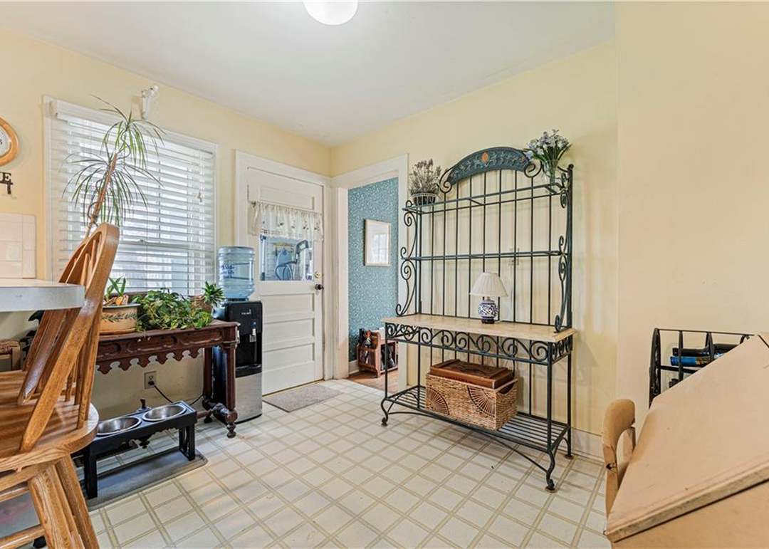 33 S Fairview Avenue — photo 4