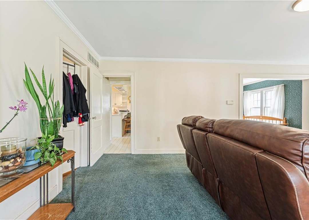 33 S Fairview Avenue — photo 13