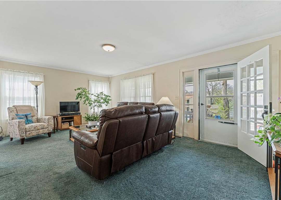 33 S Fairview Avenue — photo 14