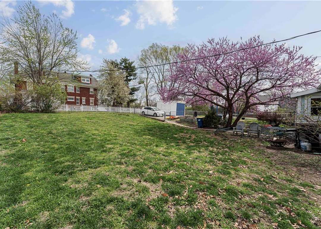 33 S Fairview Avenue — photo 36