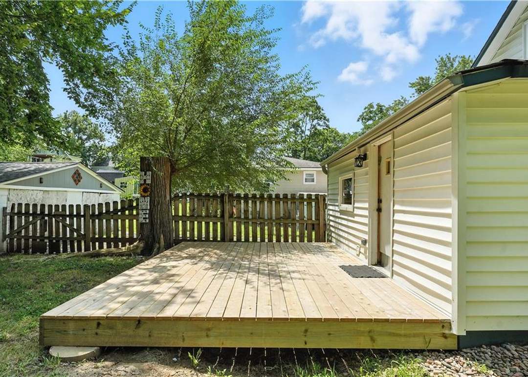 335 N Neconi Avenue — photo 6
