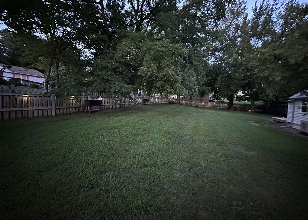 335 N Neconi Avenue — photo 12