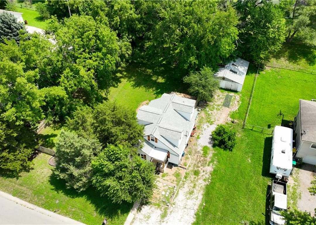 335 N Neconi Avenue — photo 18