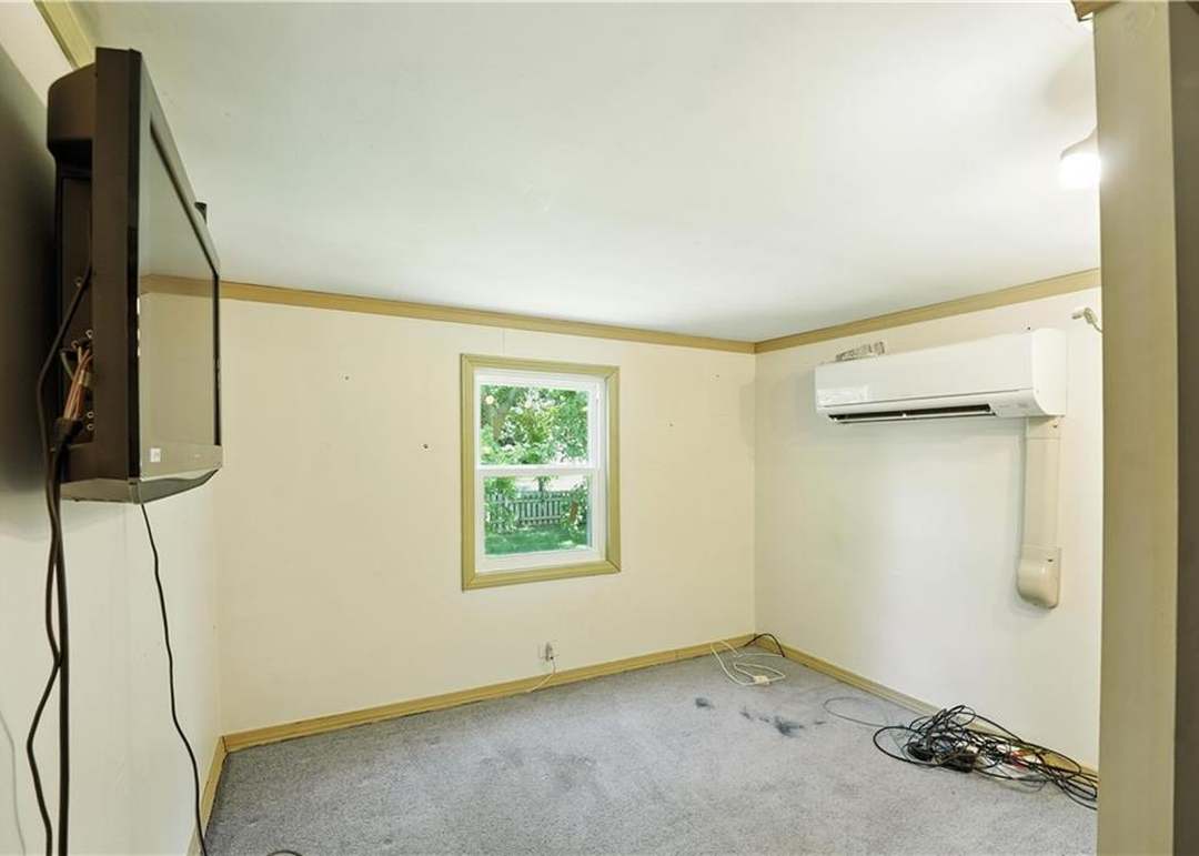 335 N Neconi Avenue — photo 39