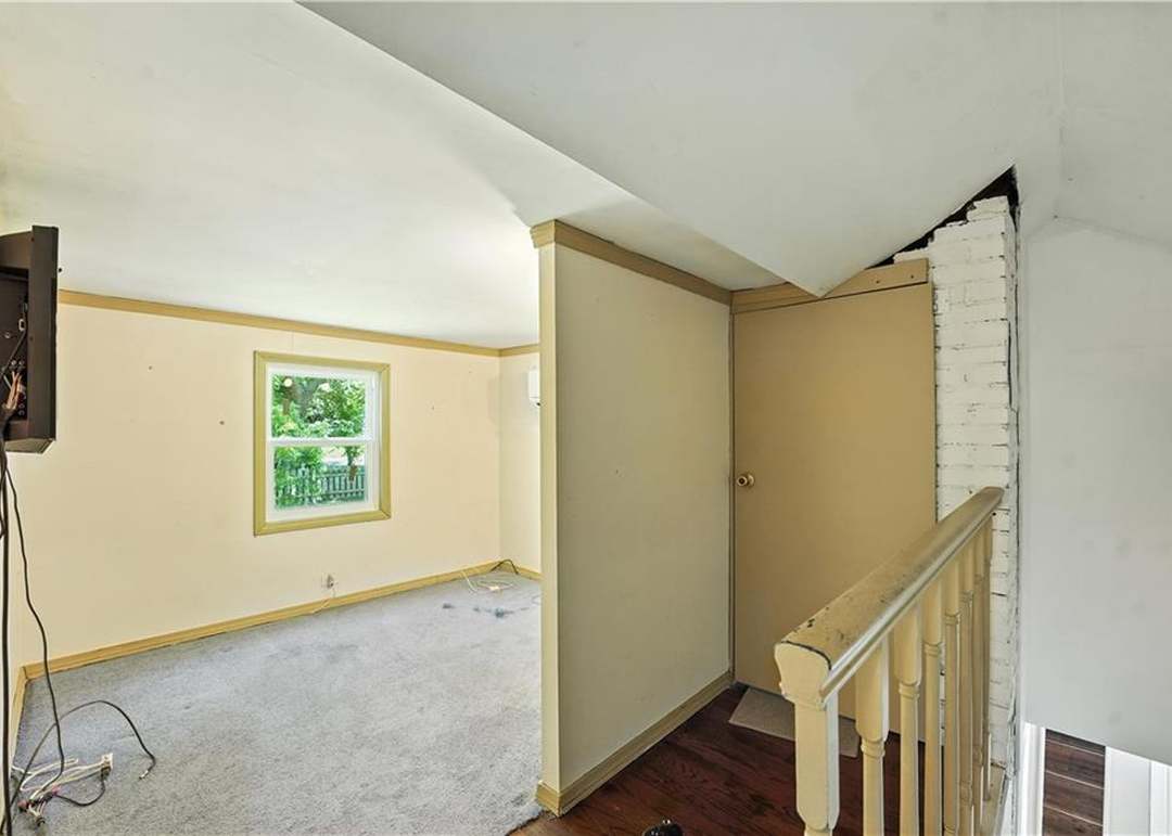 335 N Neconi Avenue — photo 40