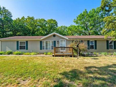 34 Whispering Oak Drive — photo 2