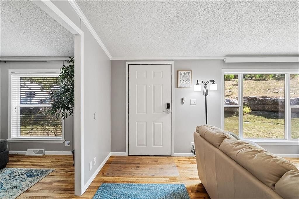 34 Whispering Oaks Drive — photo 10