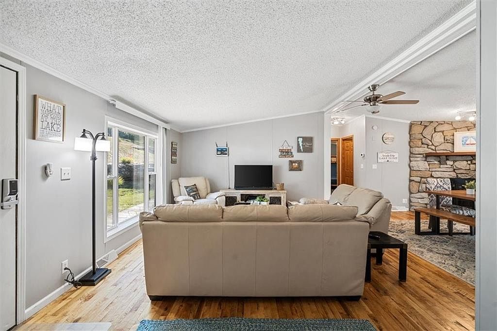 34 Whispering Oaks Drive — photo 11
