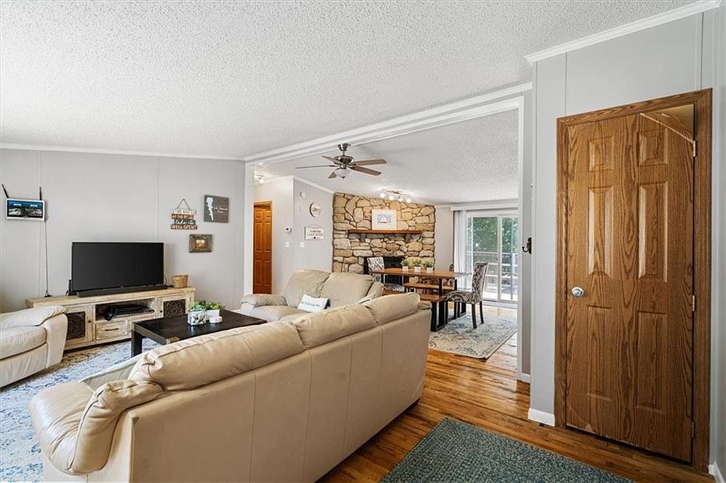 34 Whispering Oaks Drive — photo 12