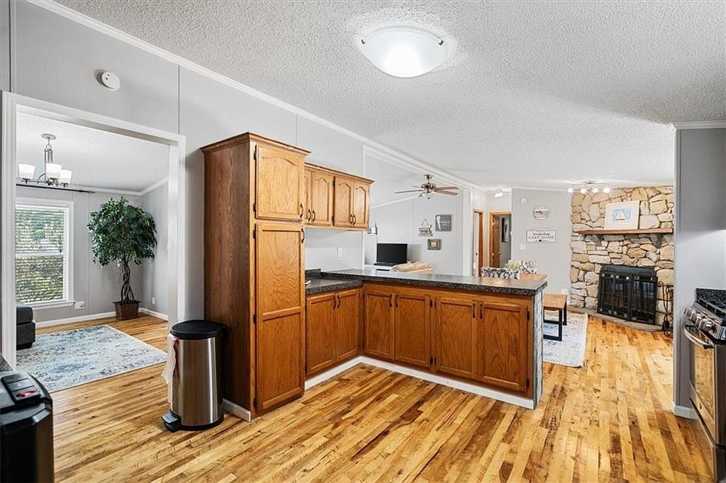 34 Whispering Oaks Drive — photo 18