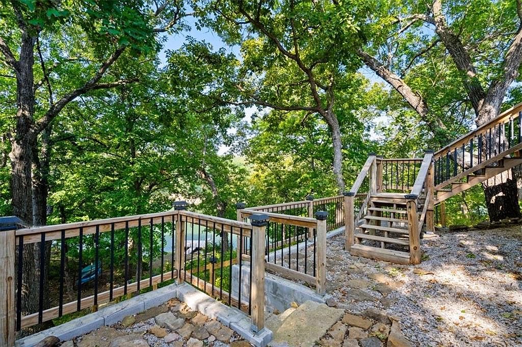 34 Whispering Oaks Drive — photo 37