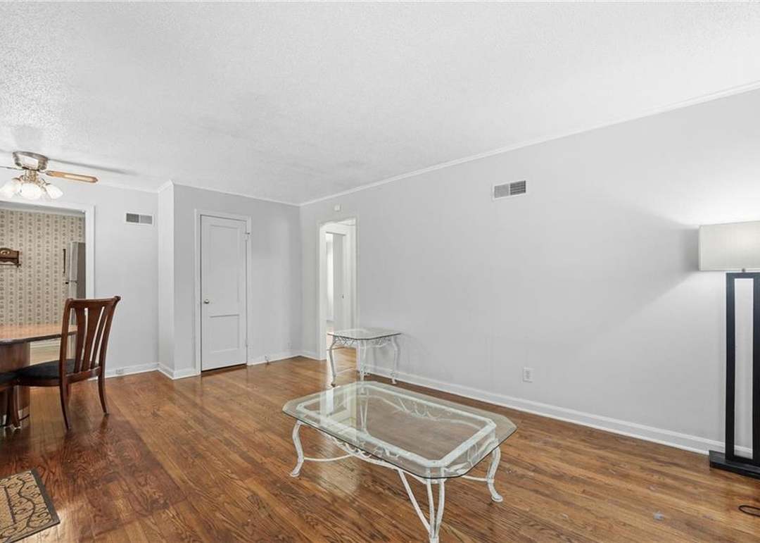 341 N Quincy Avenue — photo 2