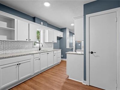 3427 Metropolitan Avenue — photo 24