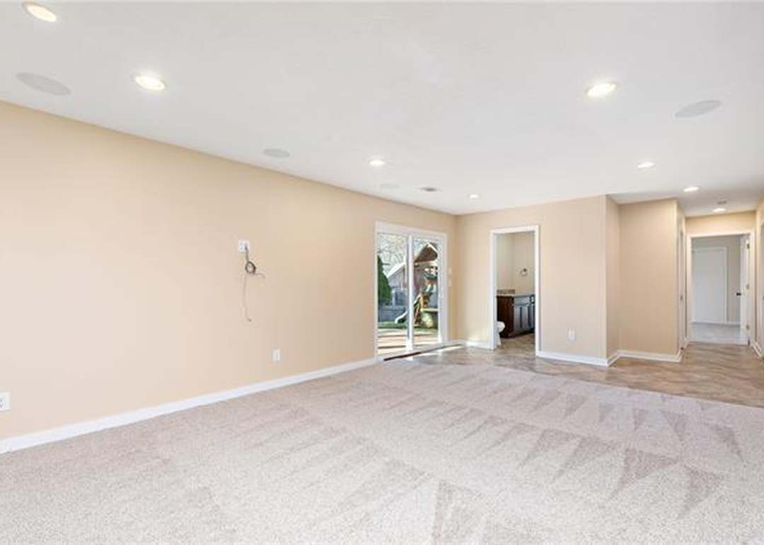 3506 NW BLUE JACKET Drive — photo 29
