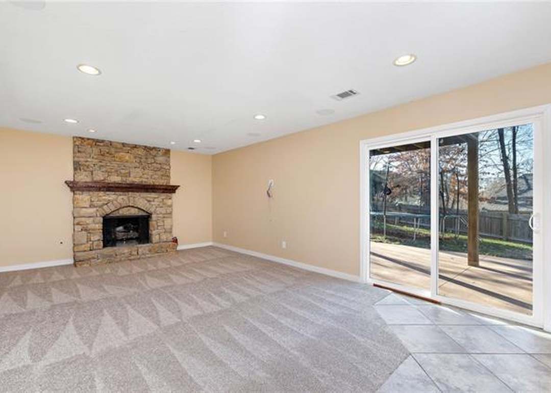 3506 NW BLUE JACKET Drive — photo 35