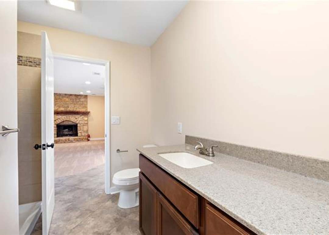 3506 NW BLUE JACKET Drive — photo 37