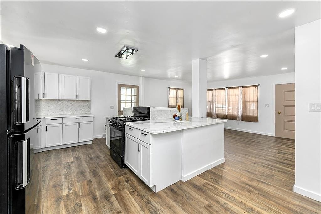 3612 S Park Avenue — photo 12