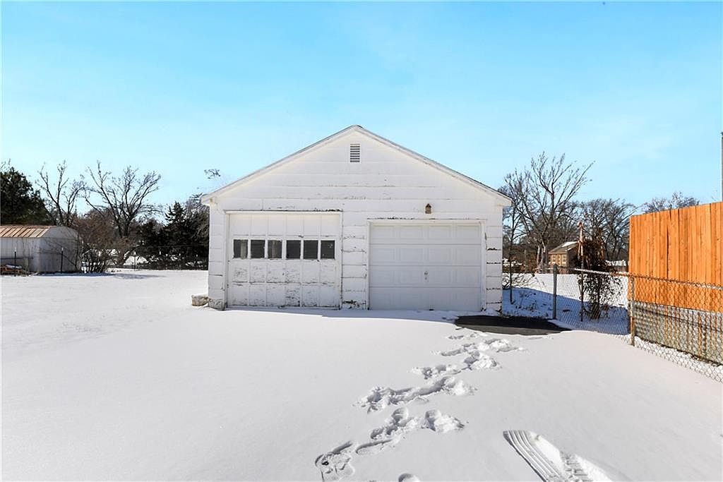 3612 S Park Avenue — photo 37