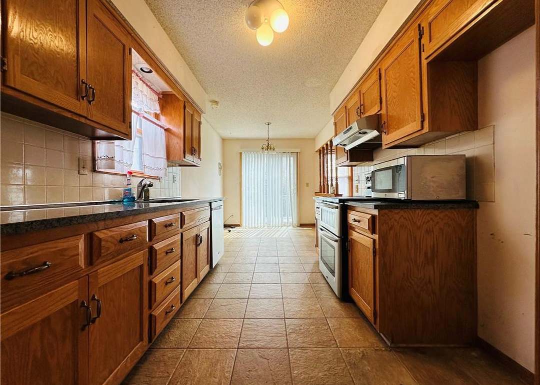 3805 Bernard Powell Drive — photo 10