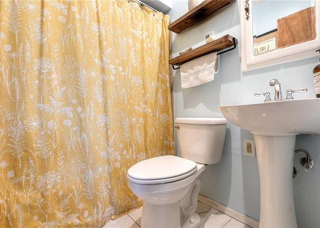 3815 NE 54th Street — photo 7