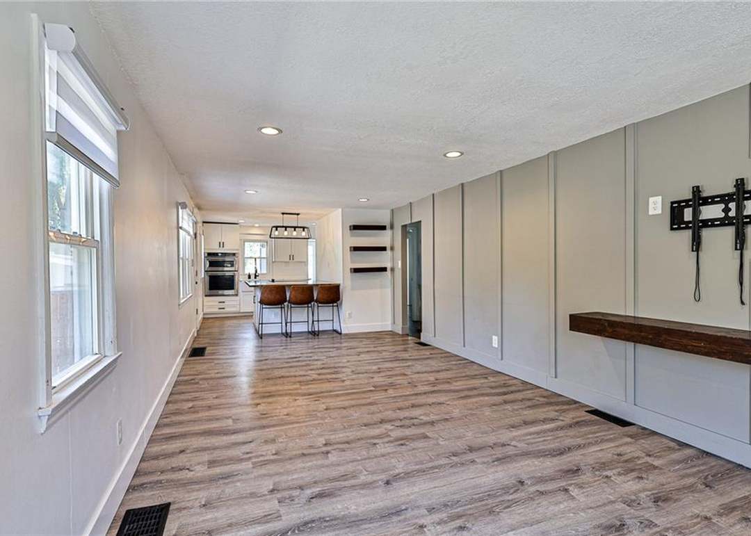 3839 S Minnie Street — photo 11