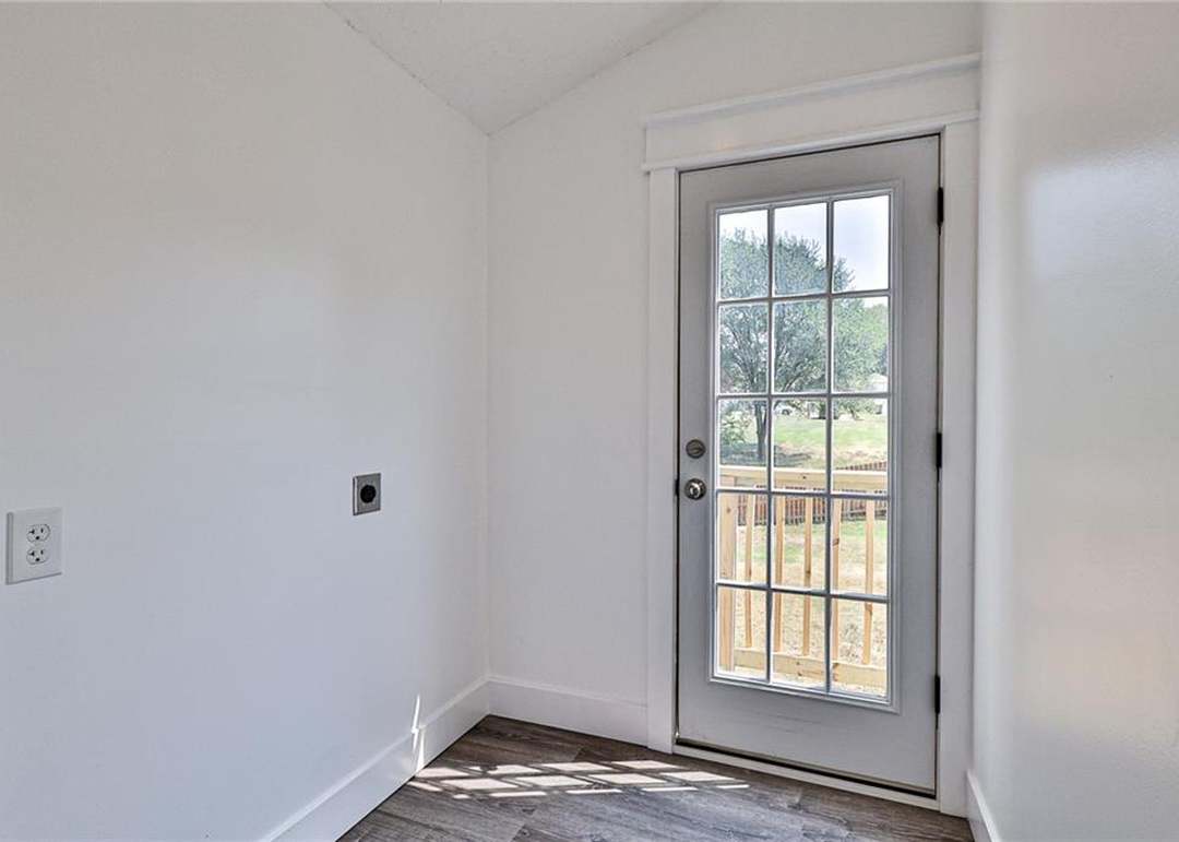 3839 S Minnie Street — photo 24