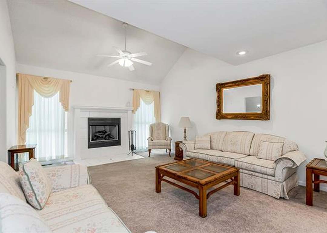 3852 N 112th Terrace — photo 9