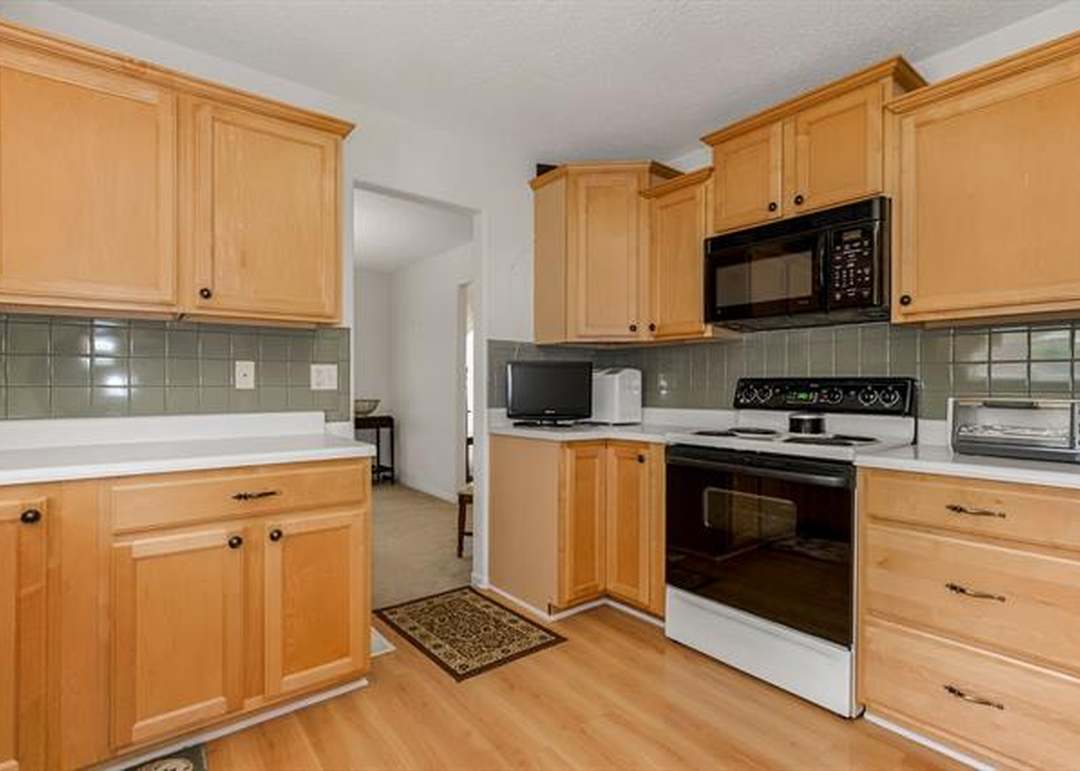 3852 N 112th Terrace — photo 11
