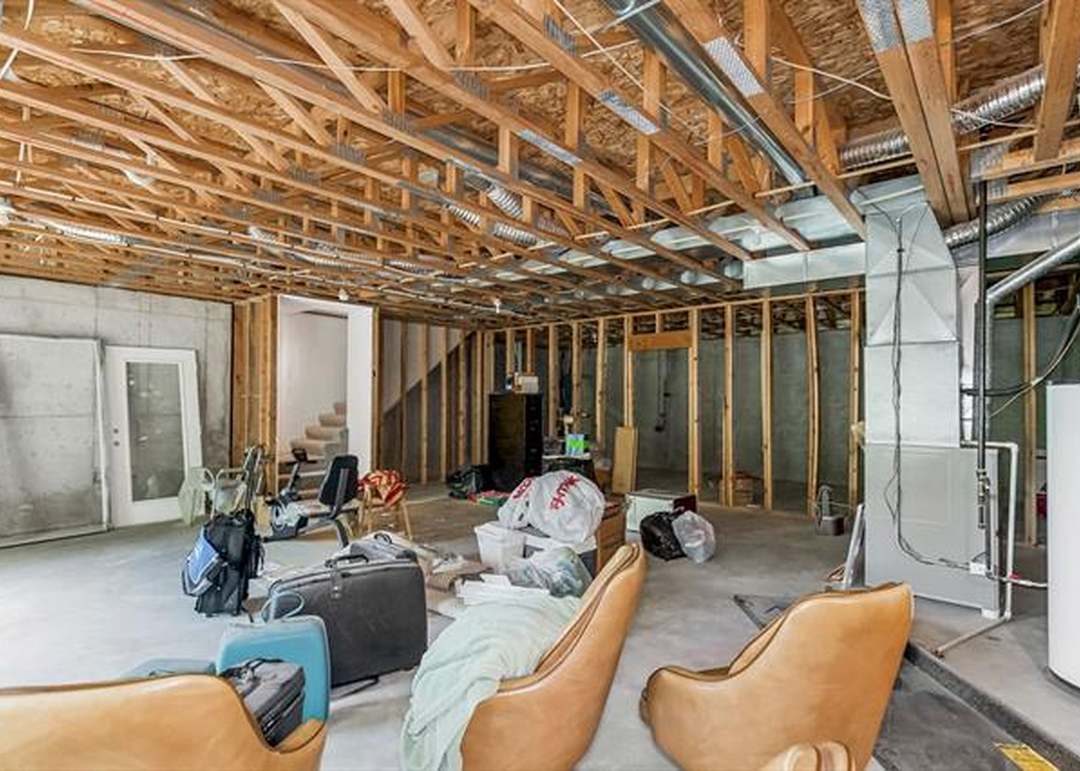 3852 N 112th Terrace — photo 25