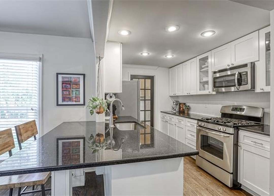 3911 W 74th Terrace — photo 16