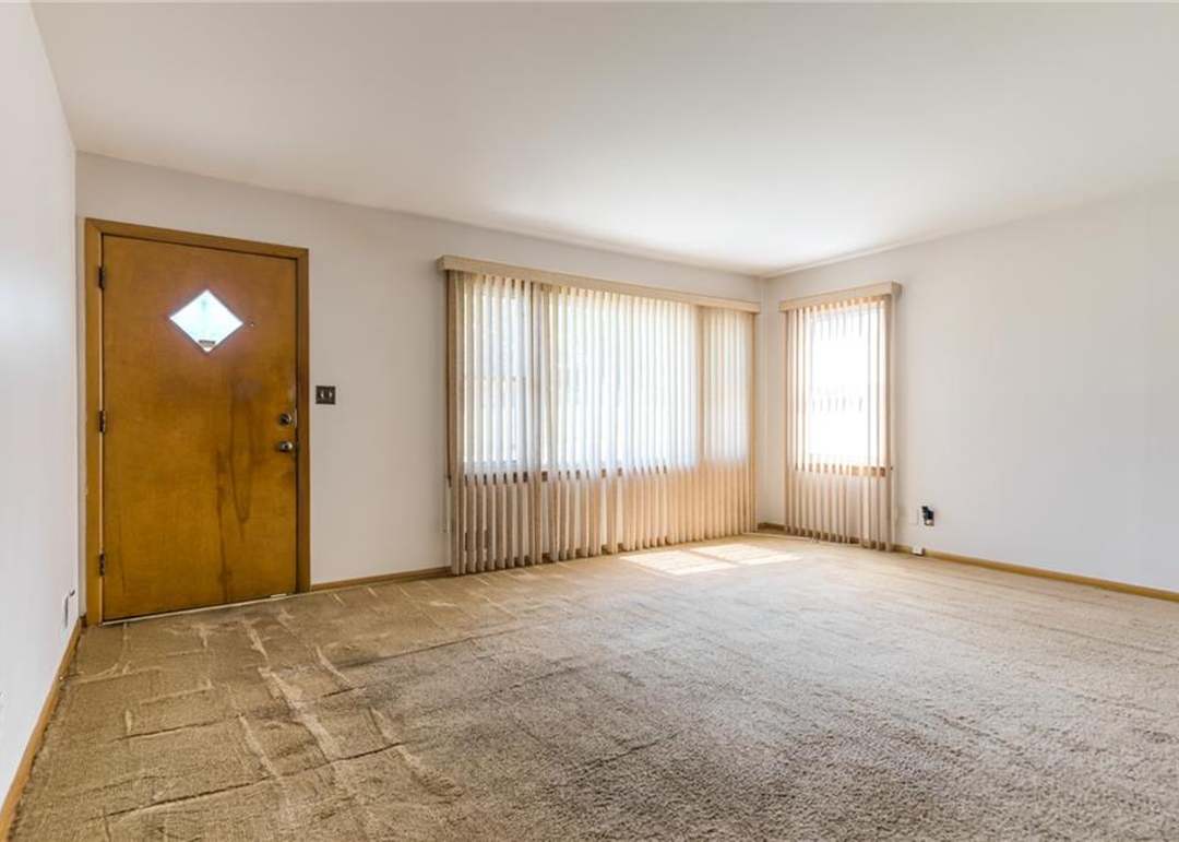 401 E 82nd Street — photo 13