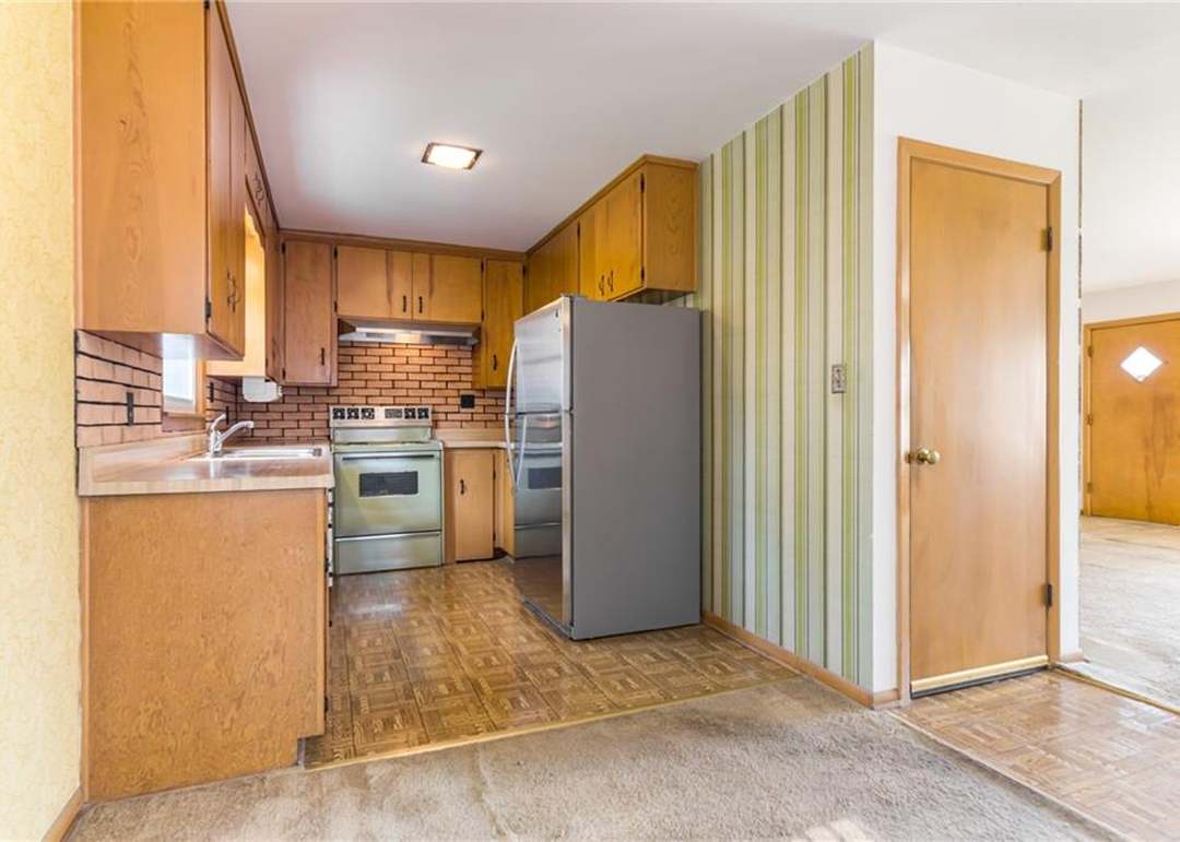 401 E 82nd Street — photo 16