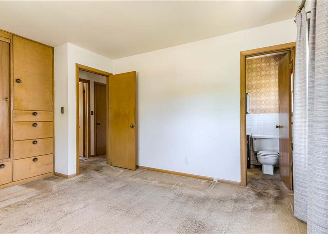 401 E 82nd Street — photo 21
