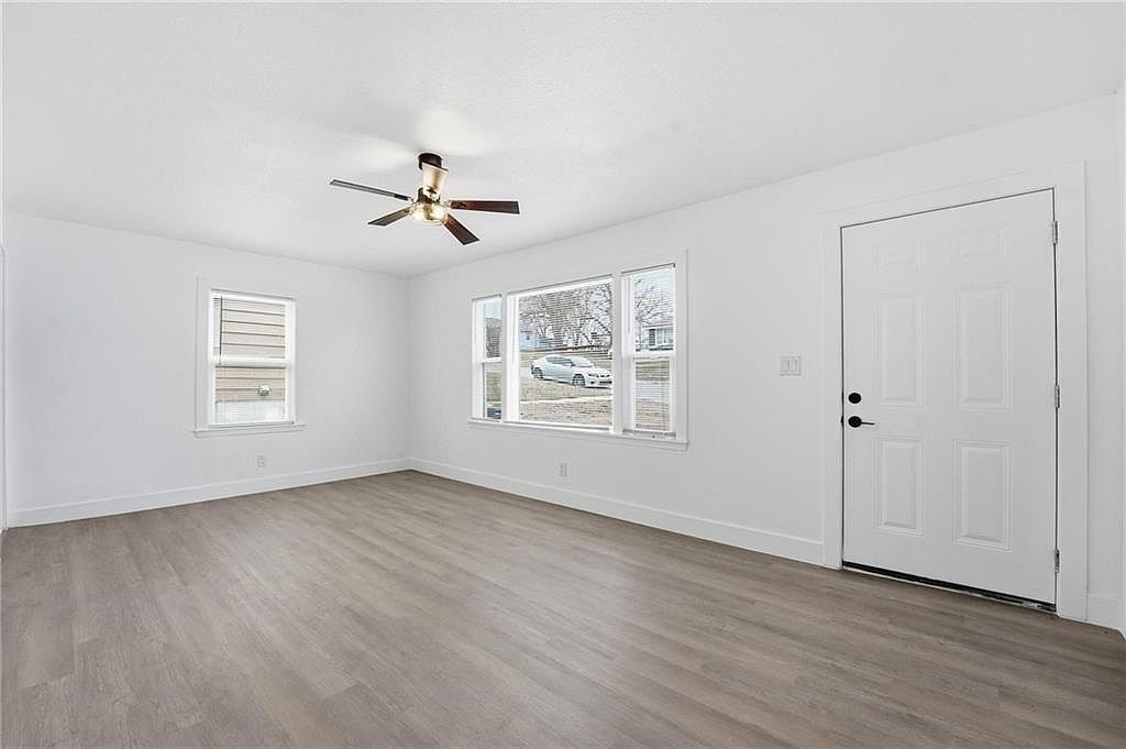4043 Monroe Avenue — photo 4