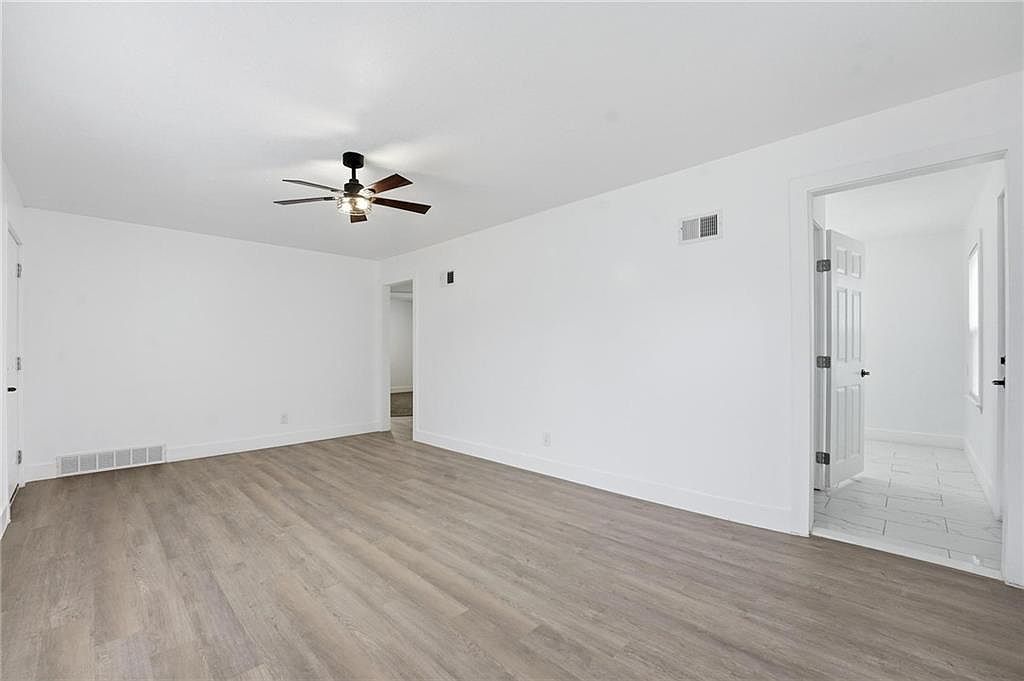 4043 Monroe Avenue — photo 5