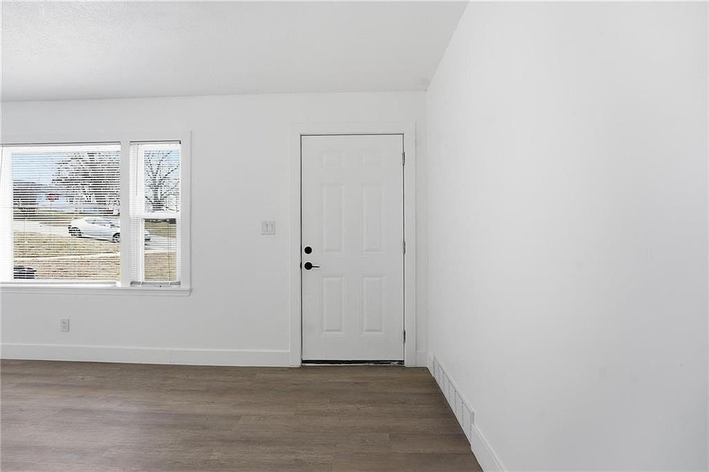 4043 Monroe Avenue — photo 6
