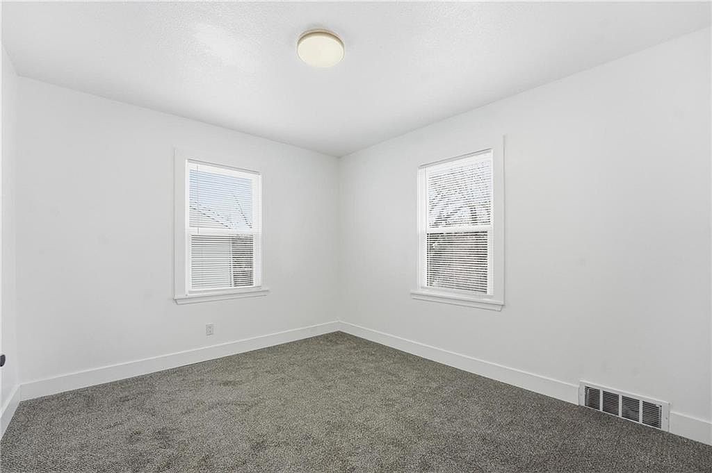 4043 Monroe Avenue — photo 12