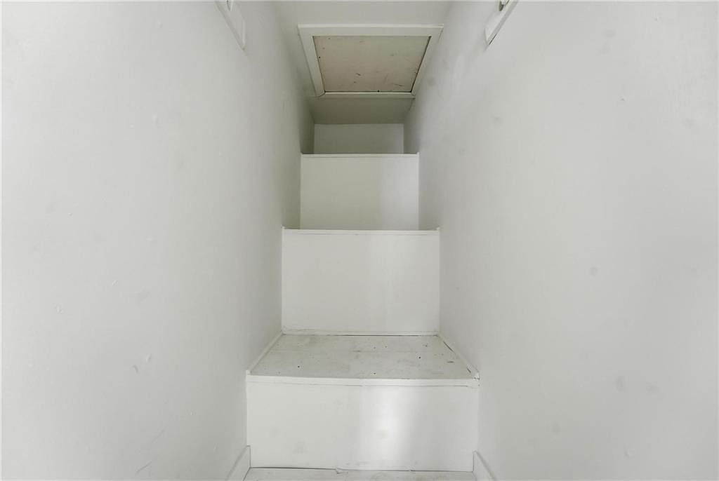 4043 Monroe Avenue — photo 16