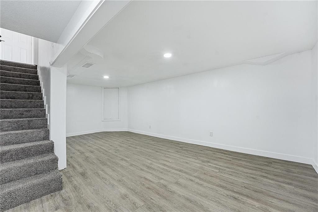 4043 Monroe Avenue — photo 17