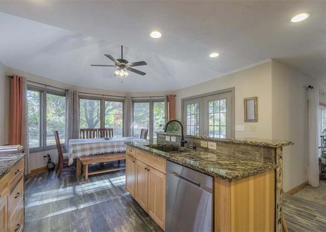 4045 SW Clipper Lane — photo 2