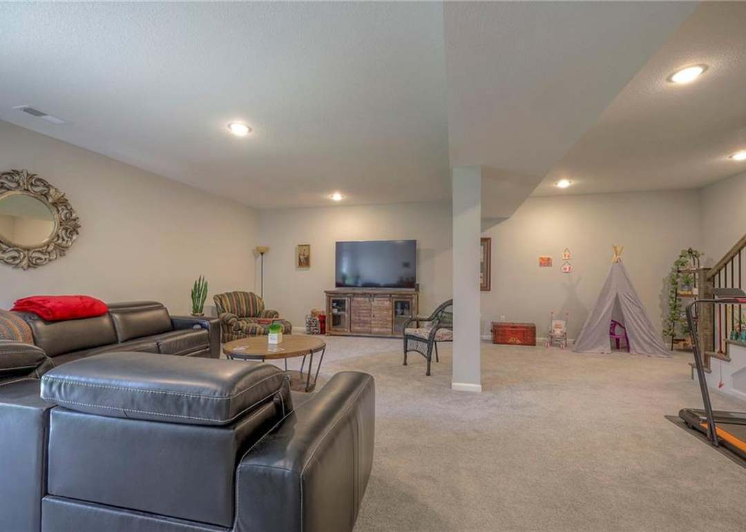 405 Lilly Lane — photo 34
