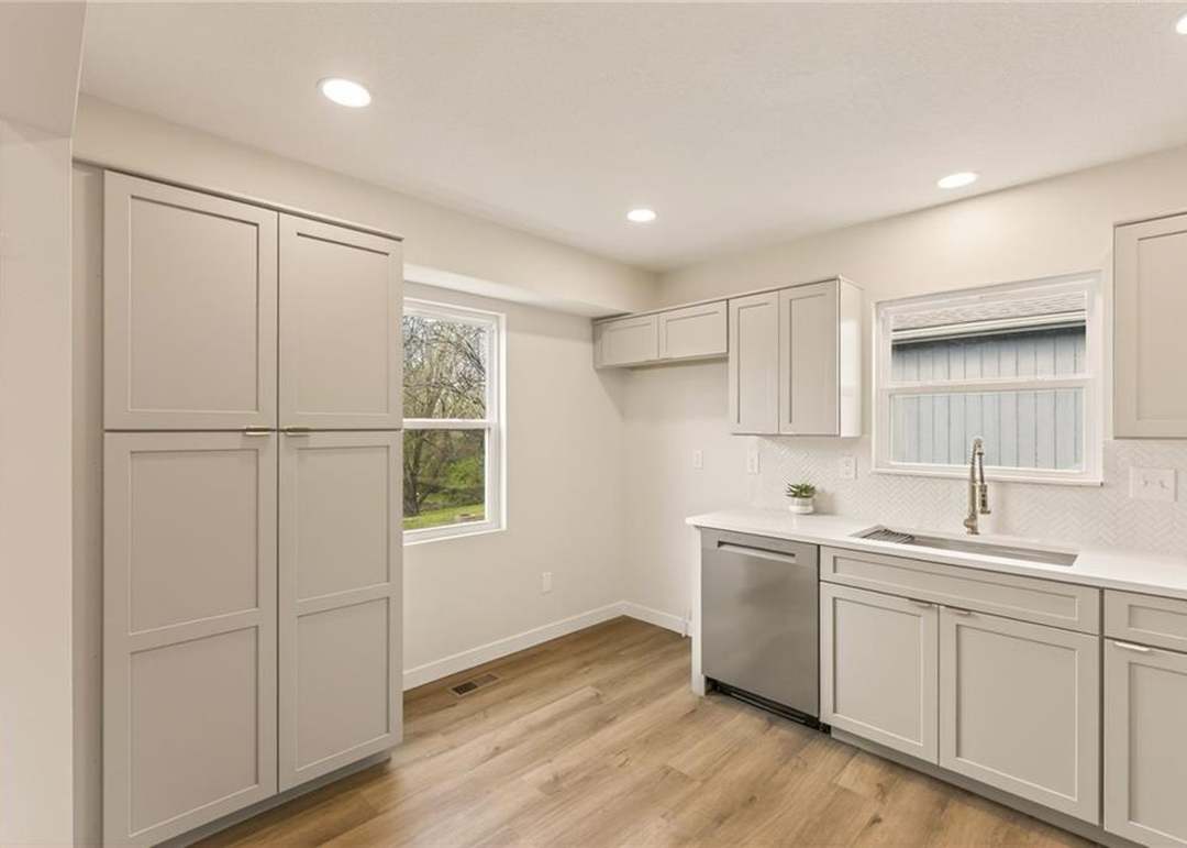 405 N Harrison Street — photo 14