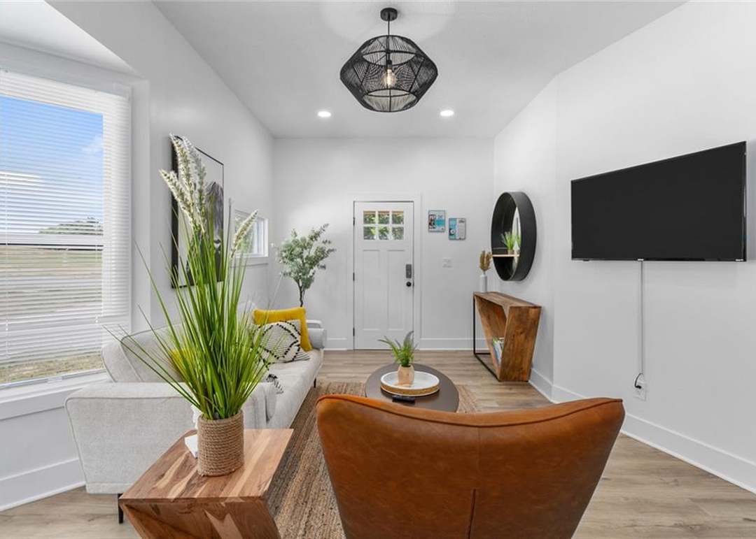 405 S Keeler Street — photo 16
