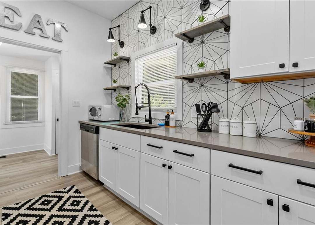 405 S Keeler Street — photo 20