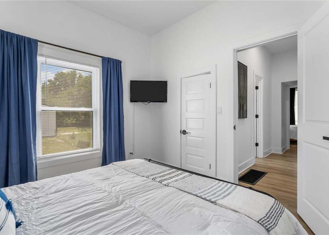 405 S Keeler Street — photo 26