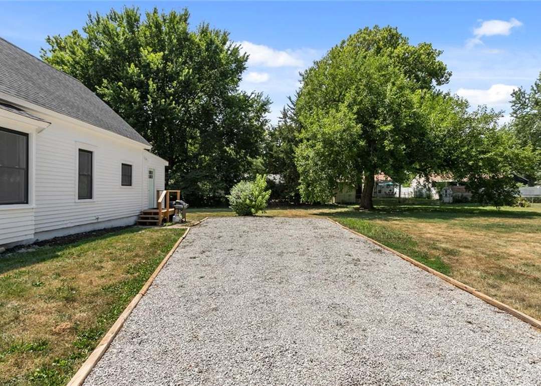 405 S Keeler Street — photo 33